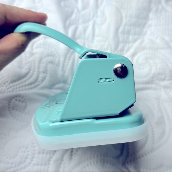 Heidi Swapp 4-hole Planner Punch by We R Memory Keepers like new - Picture 5 of 8